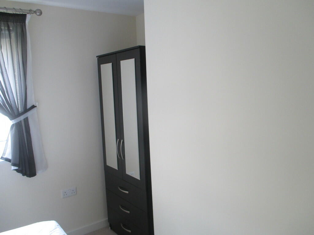 bedromm 2, 2