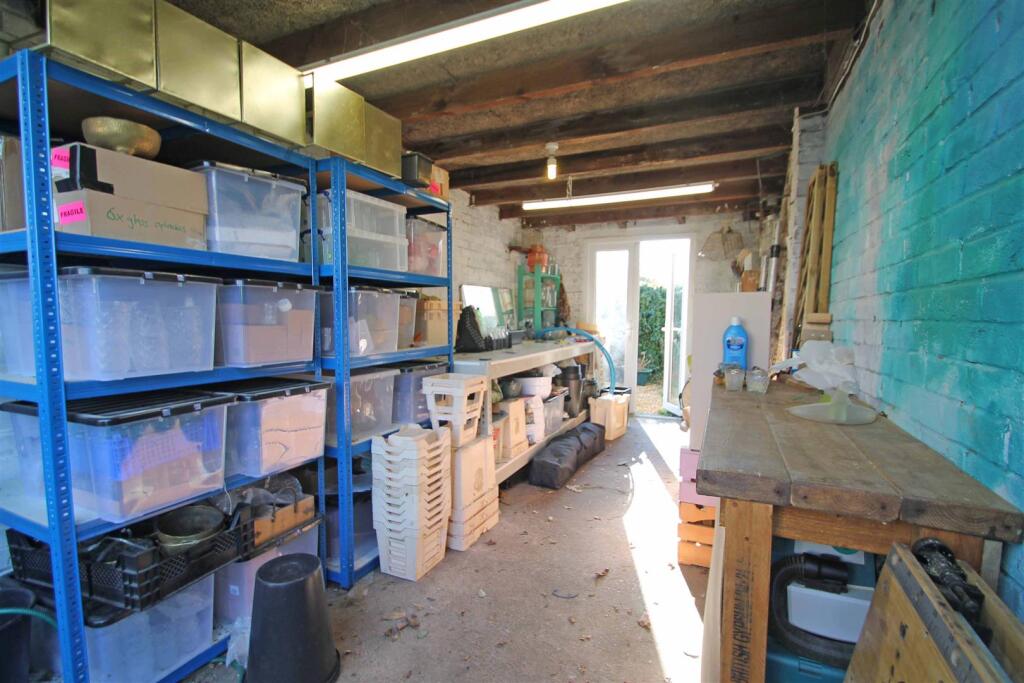 Garage (with water &amp; electricity)