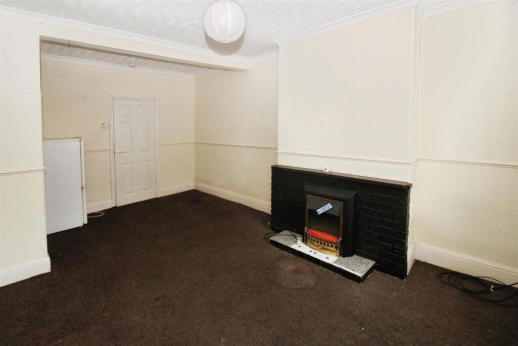 Lounge and Dining Area