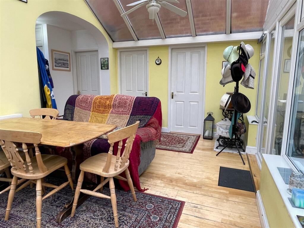 CONSERVATORY / FAMILY ROOM