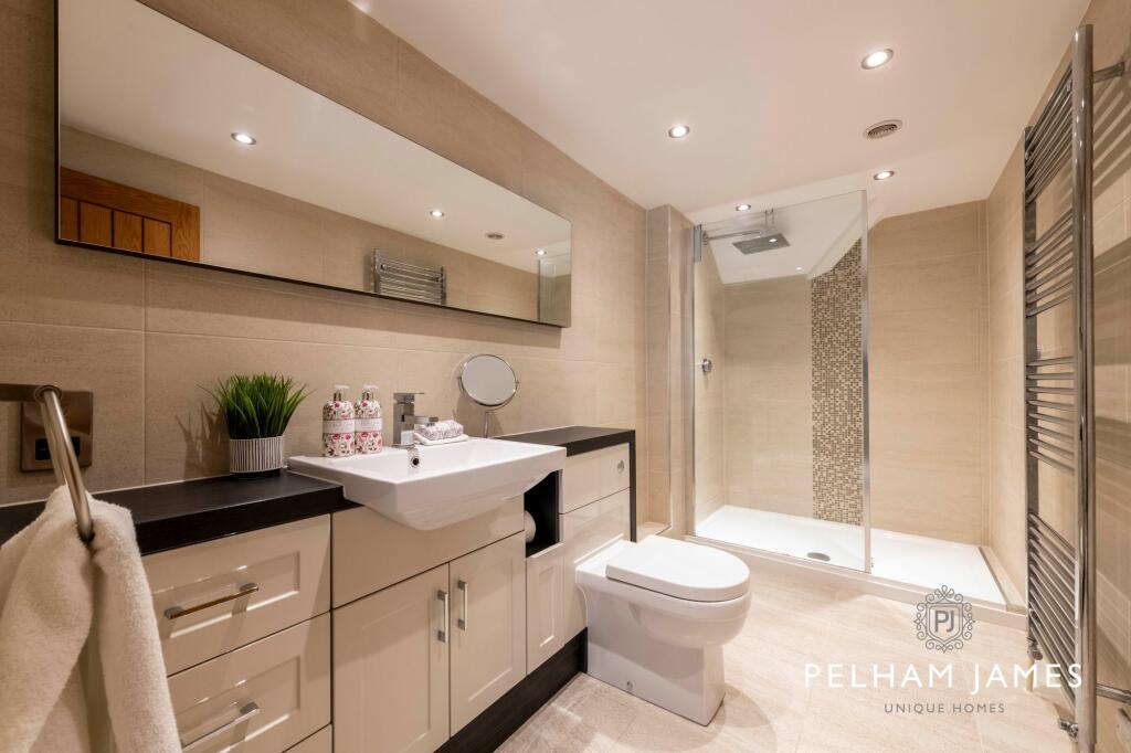 En suite - Laburnum, Barnack