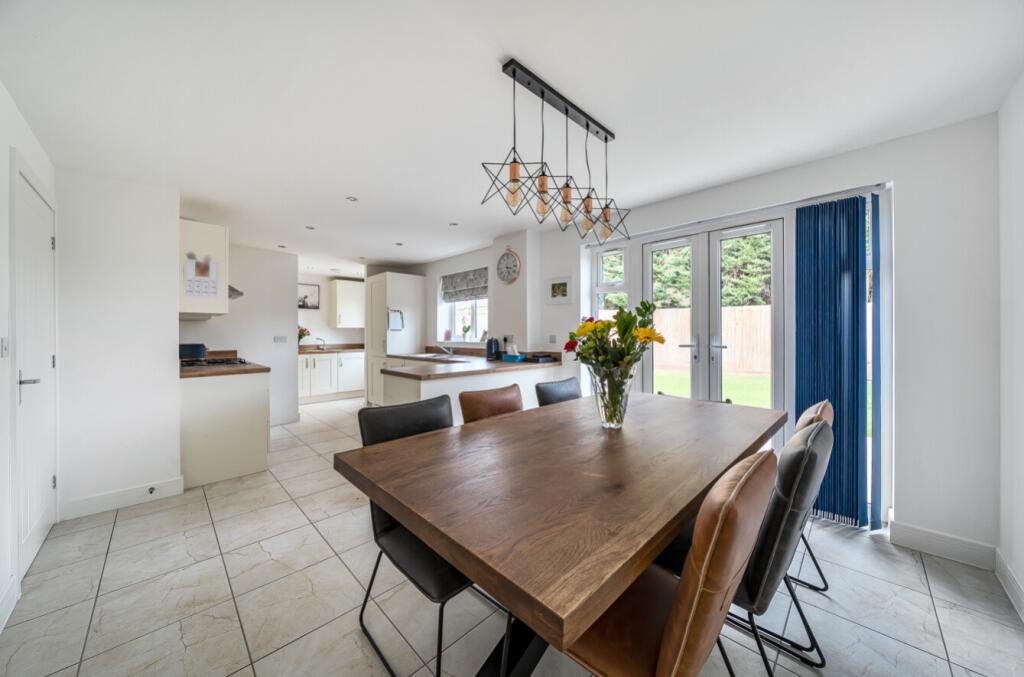 1330948-8-688cd59f4b5fc