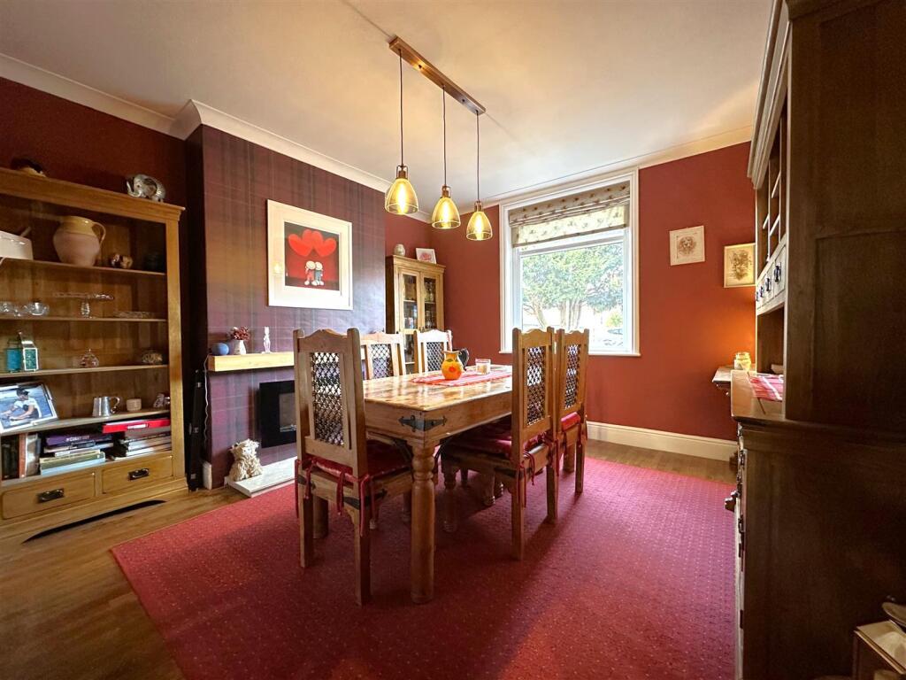 Dining Room 196