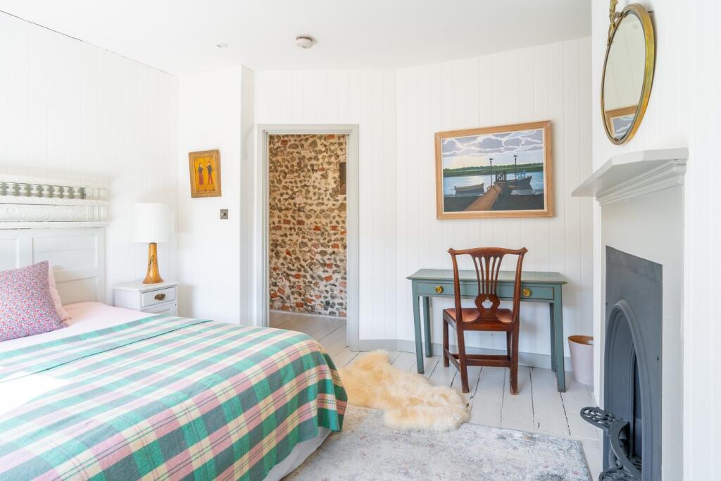 Bedroom (Cart Shed) 