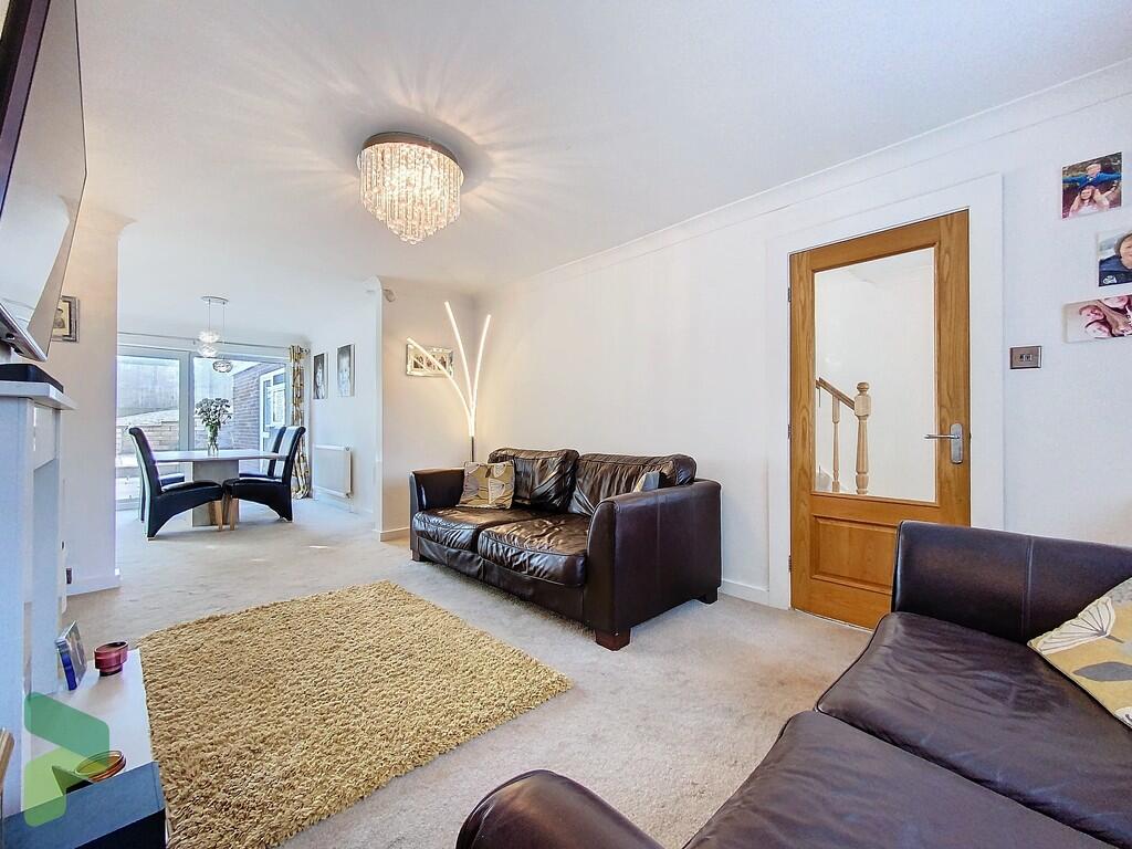 Lounge through to...