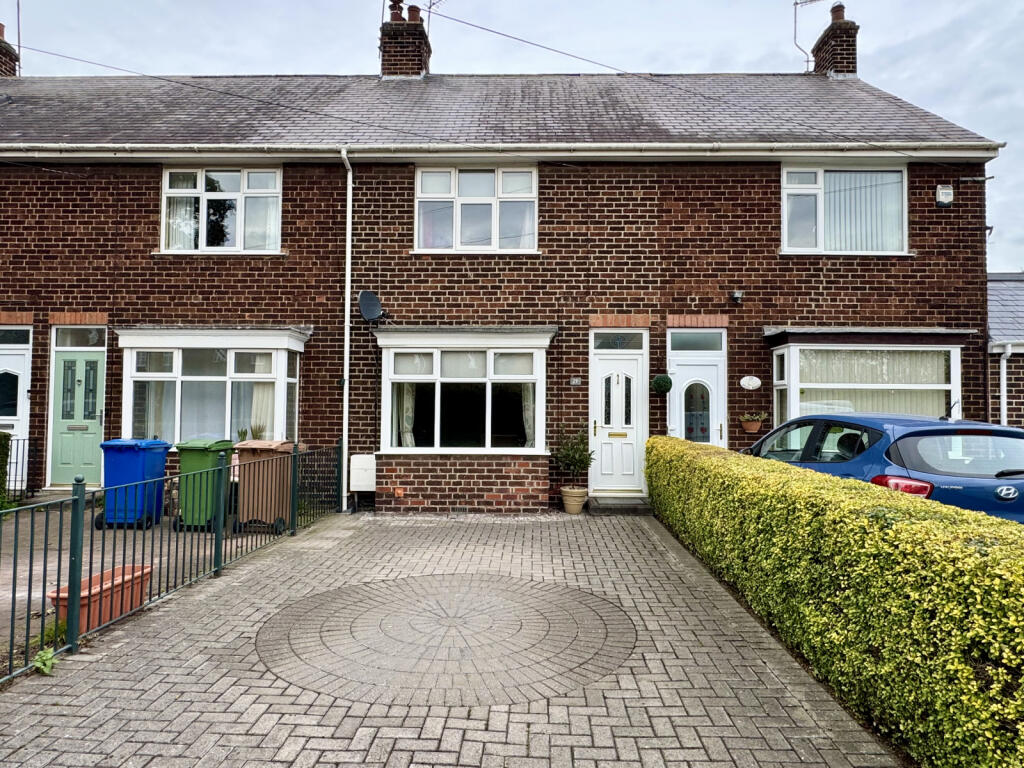 3 Bedroom House - mid terrace for Sale