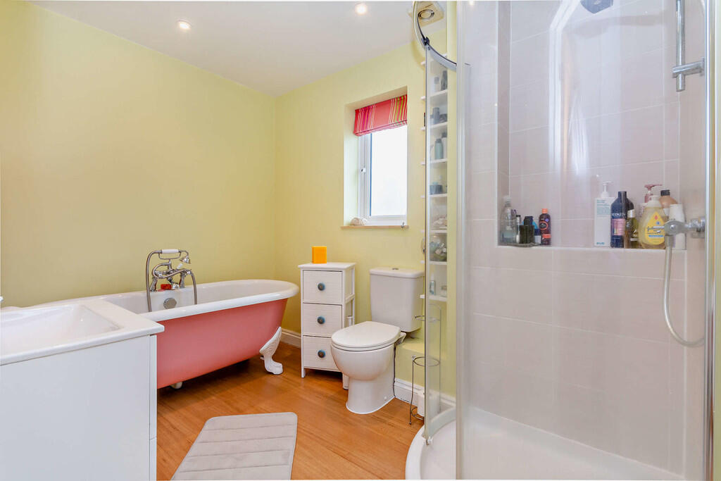 8650540-interior1...