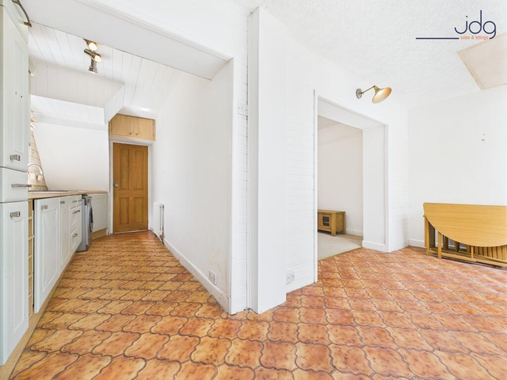 Kitchen &amp; Dining Areas