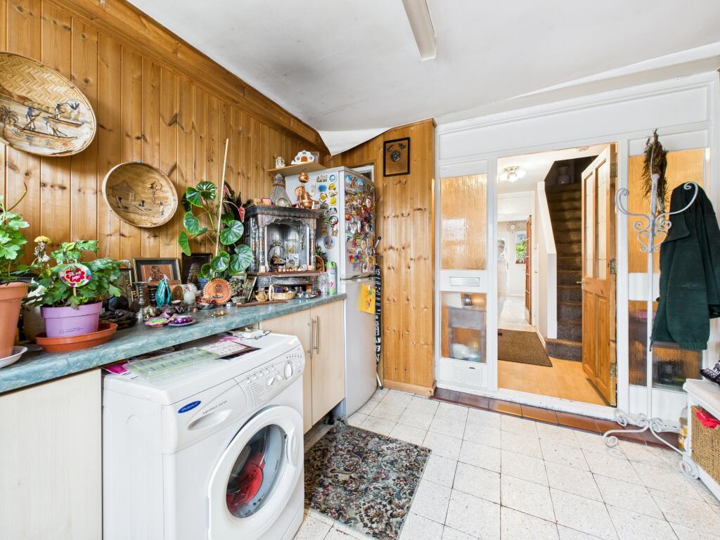 CAM05192G0-PR0167-STILL018