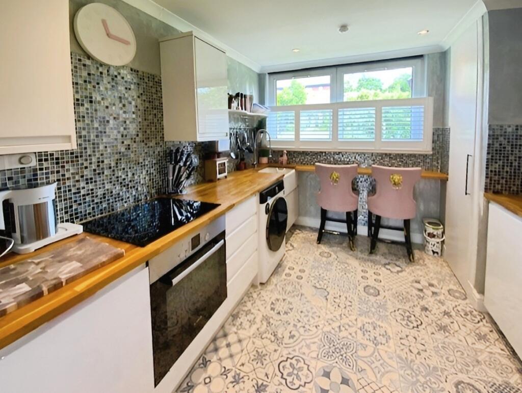 Breakfasting Kitchen