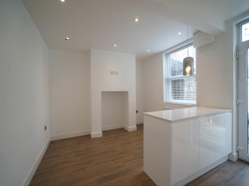 Kitchen 1.JPG