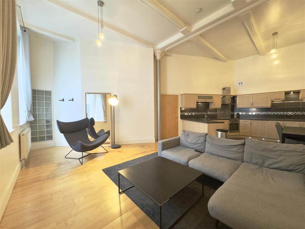Lounge/Kitchen/Dining