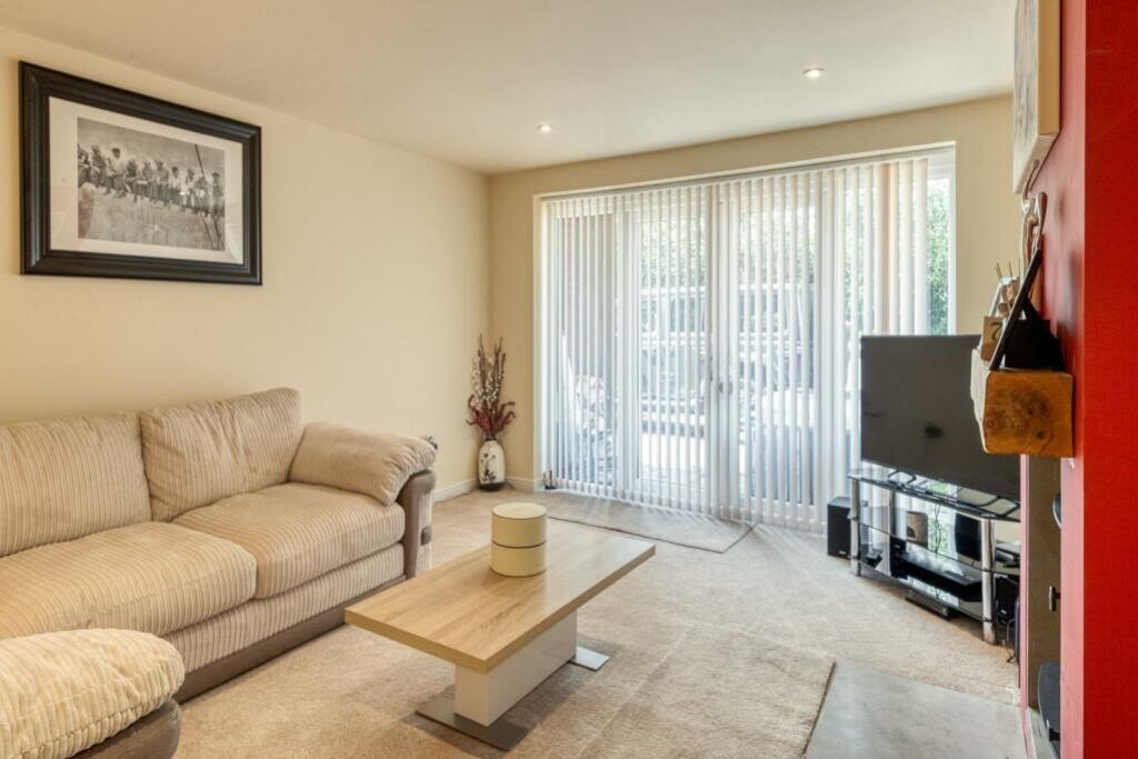 81068_33268119_IMG_10_0000