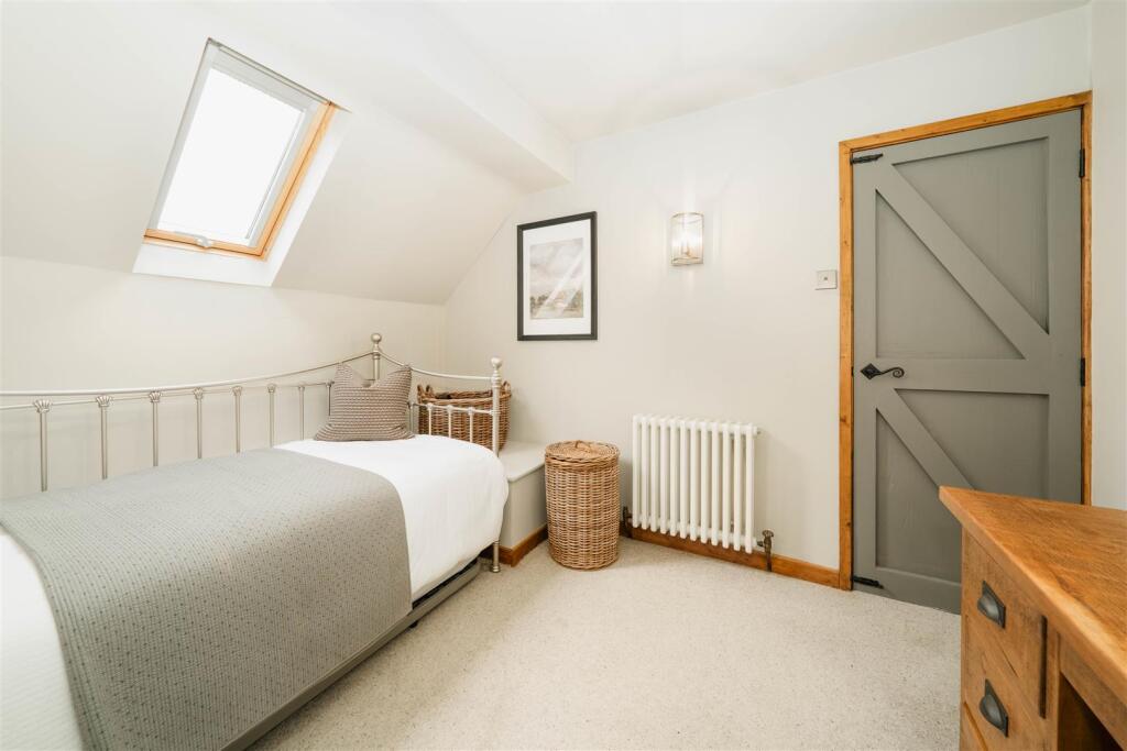 Bedroom2-4.jpg