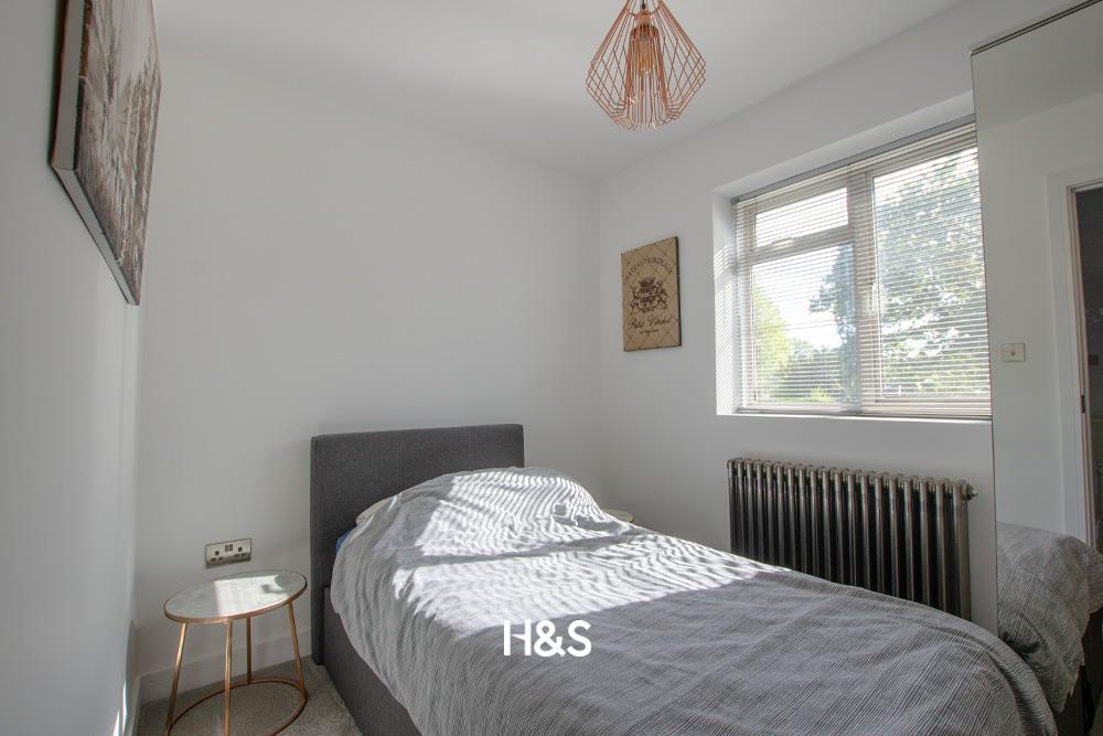 100a Fabian Crescent - Bed3.jpg