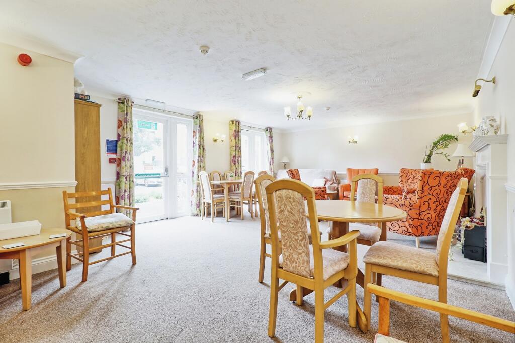 RESIDENTS LOUNGE