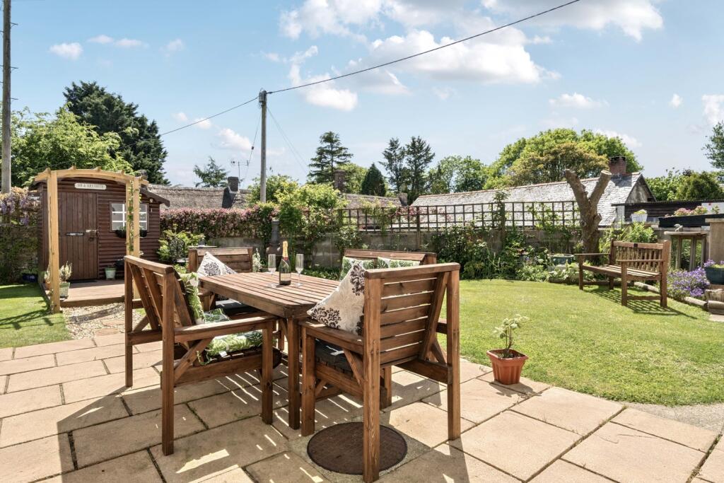 1293587-6-6825f18ae22d9-ARW