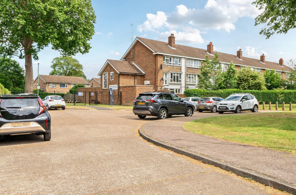 1299837-3-683706c...