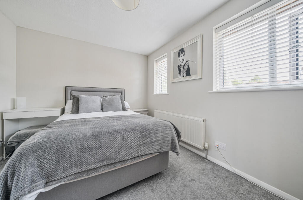 1339834-12-689db2...