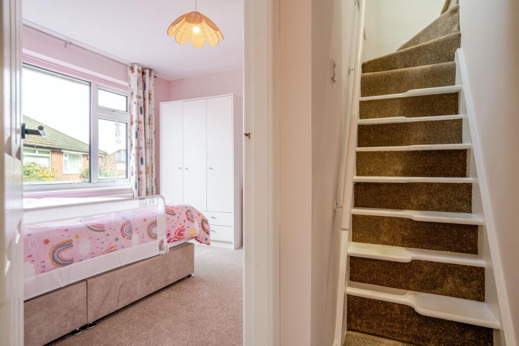 Bedroom 2 and Stairs to Loft - Ashton Lane - EweMo