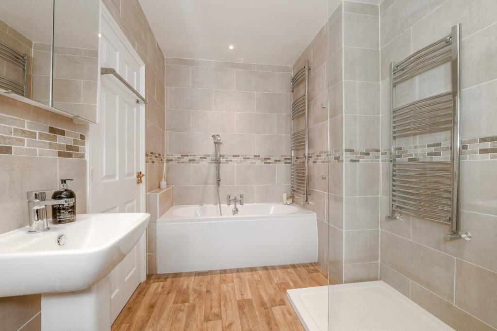 Ensuite