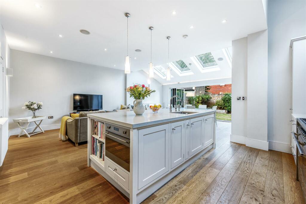 Avenue Gardens-7.jpg