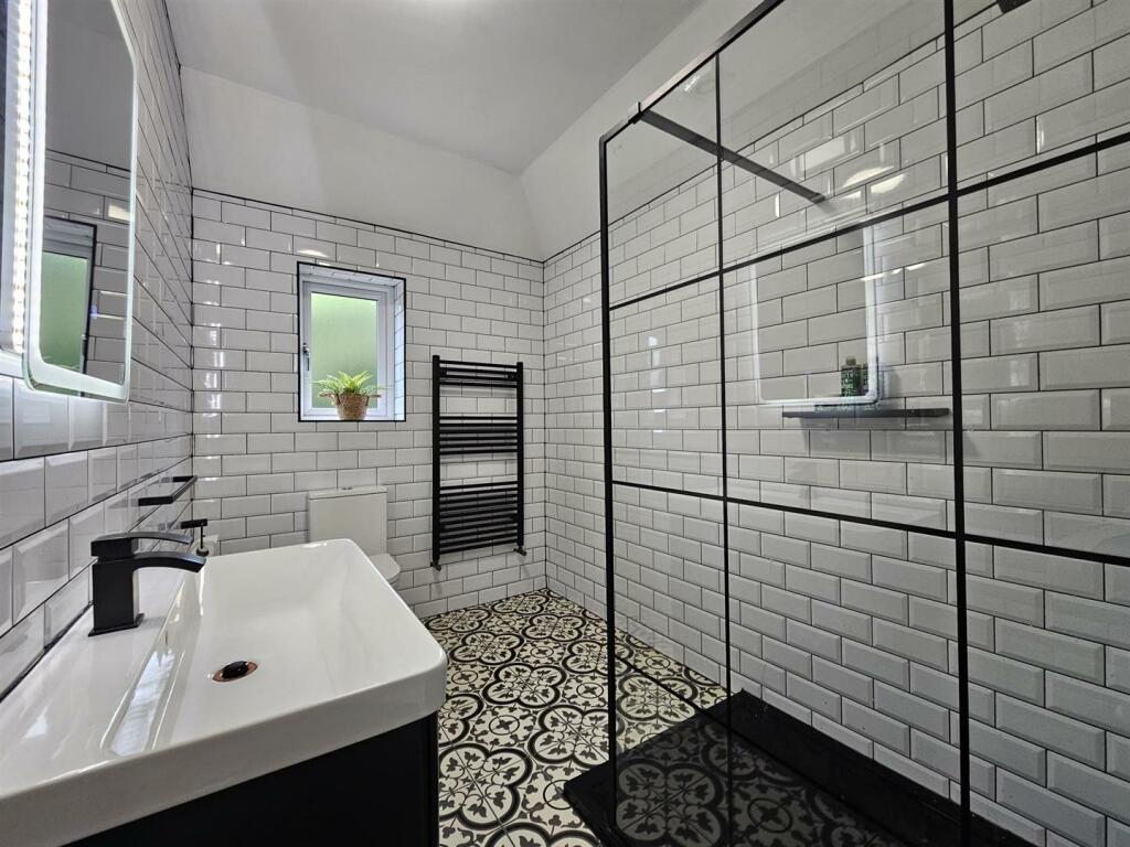 Bedroom 1 En-Suite