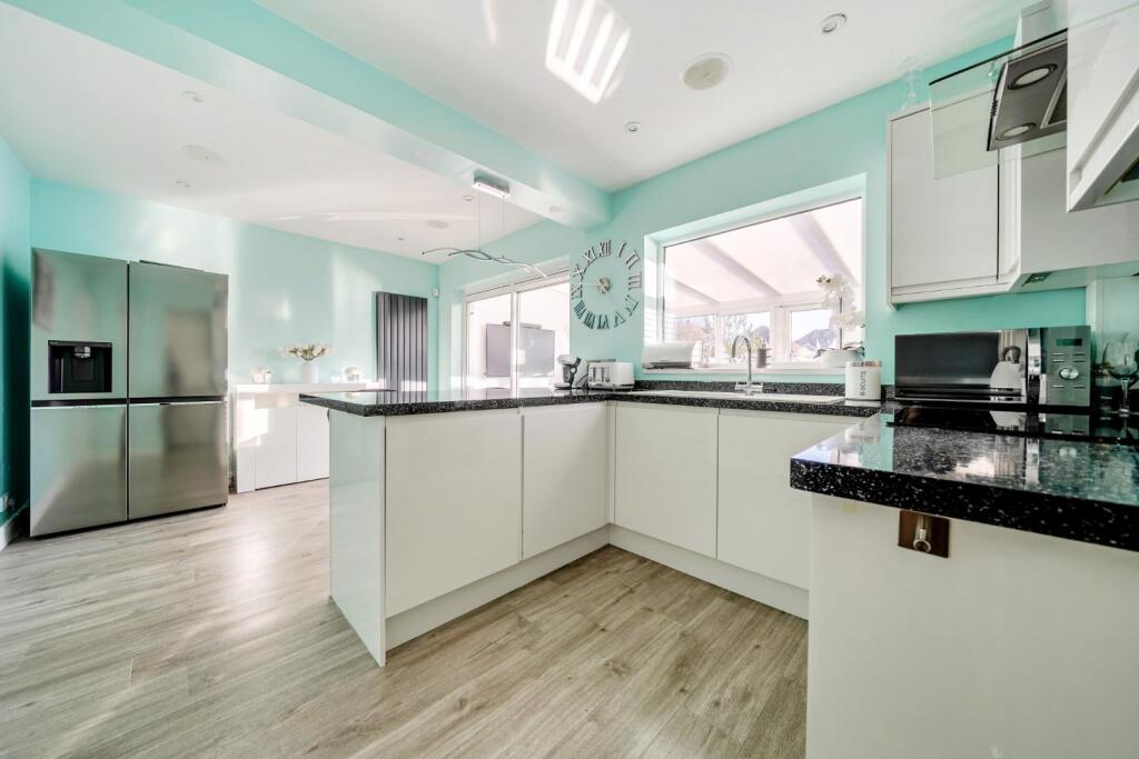 1383886-5-691f004adc73e - Copy.jpg