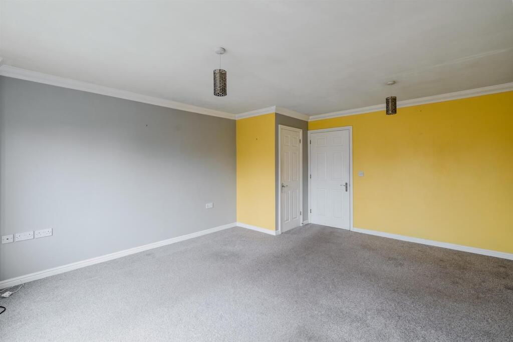 2 Oakfield Mews-16.jpg