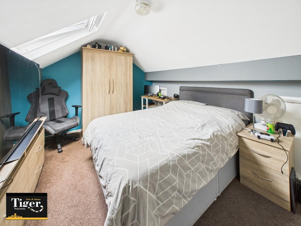 CAM02176G0-PR0552...