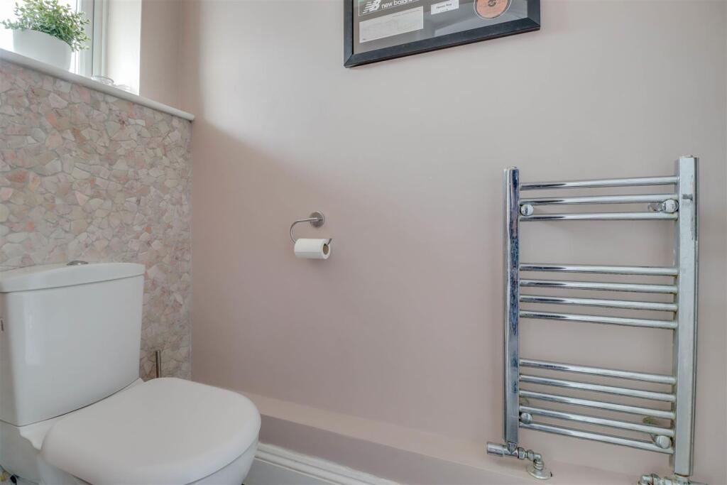 22 HIGHCLIFFE WAY_-9.jpg