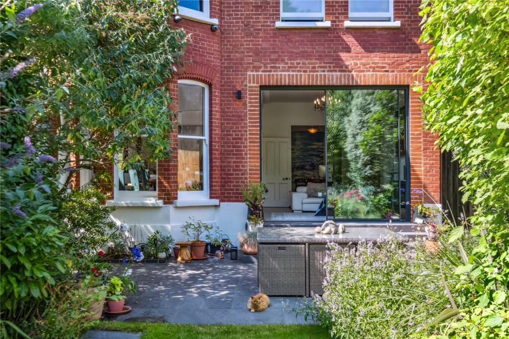 Garden/Side Access