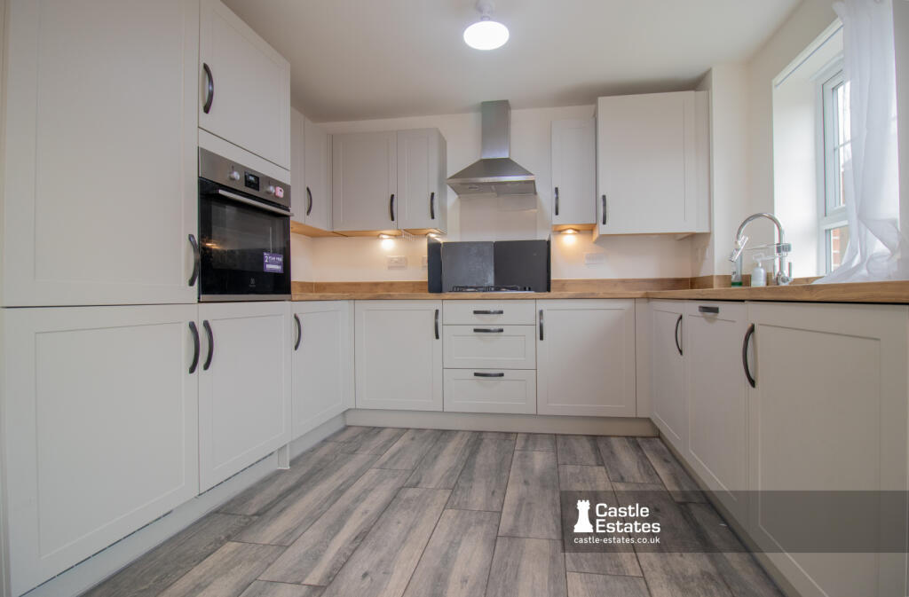 Kitchen &amp; Dining