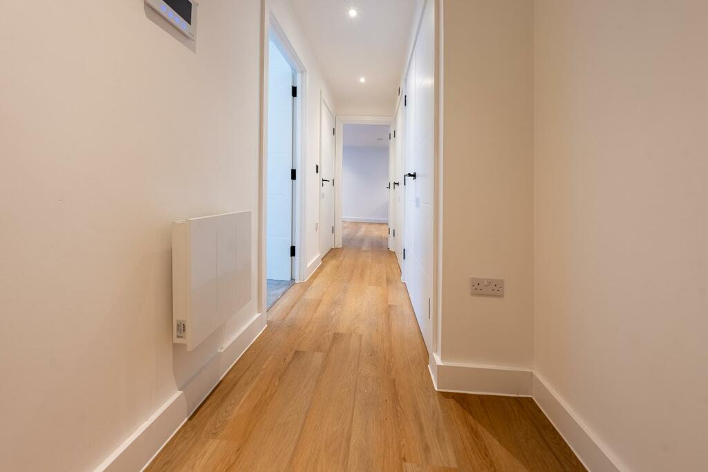 Flat 5 Reside.jpg