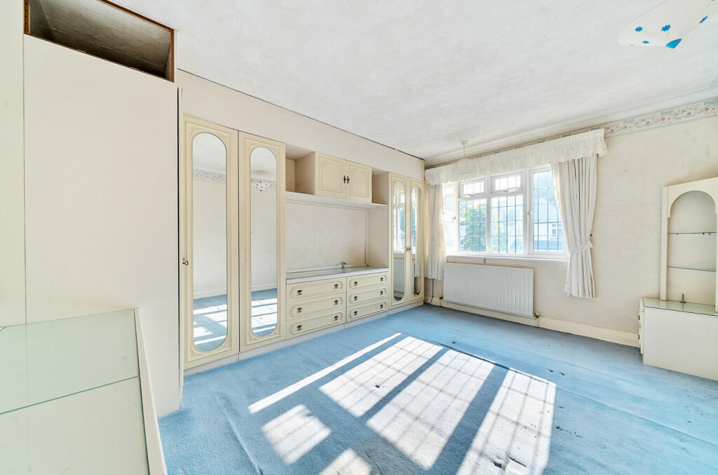 1313997-1-6854744...