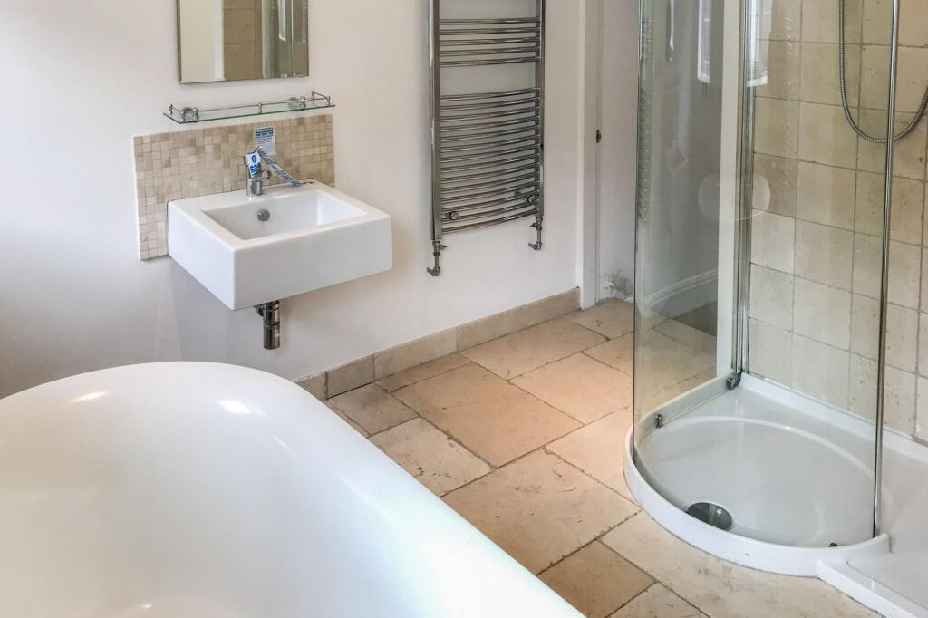 Flat A, 28 Park Avenue, Harrogate, HG2 9BG
