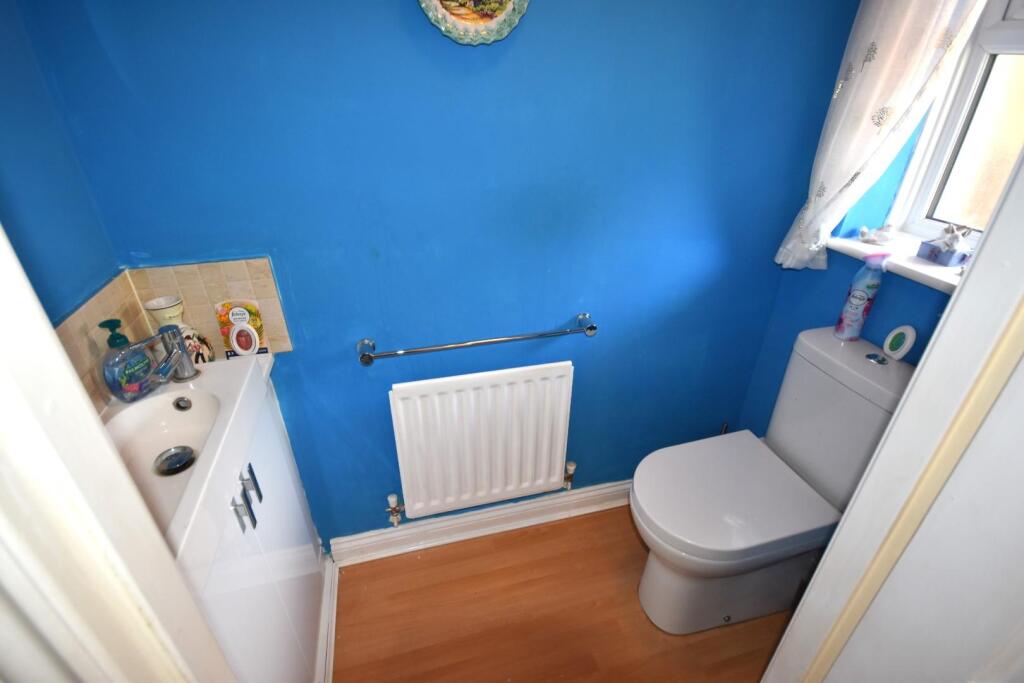 GROUND FLOOR W.C.