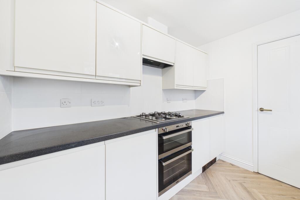 CAM03162G0-PR0335-STILL011