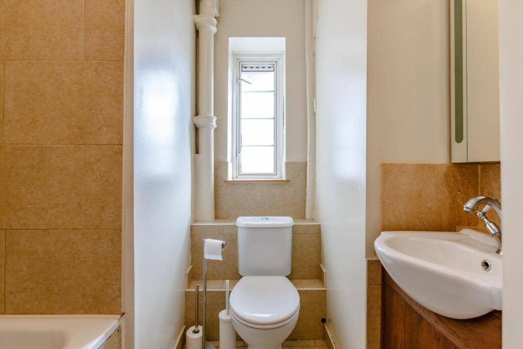 8361638-interior23.jpg