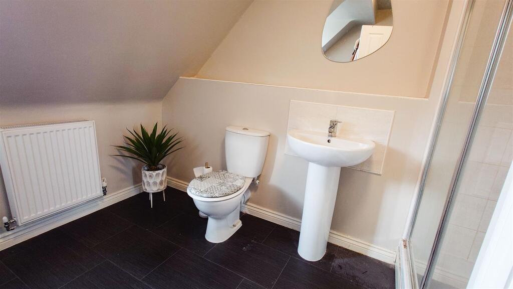 ENSUITE SHOWER ROOM