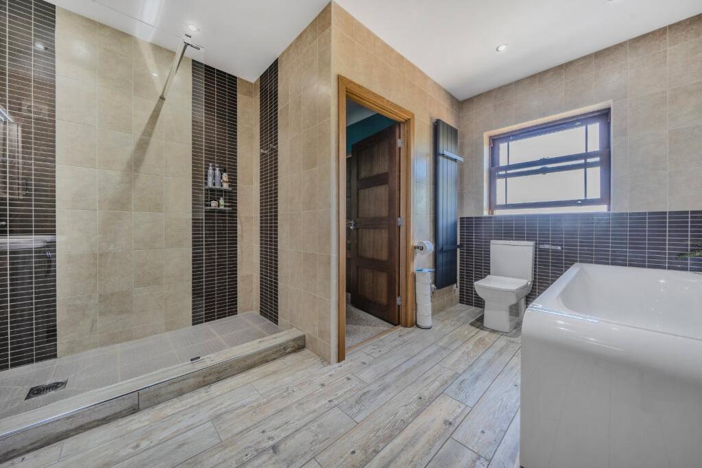 Principal Bathroom