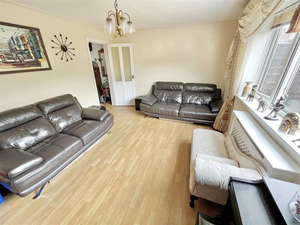 Lounge Aspect 3.jpg