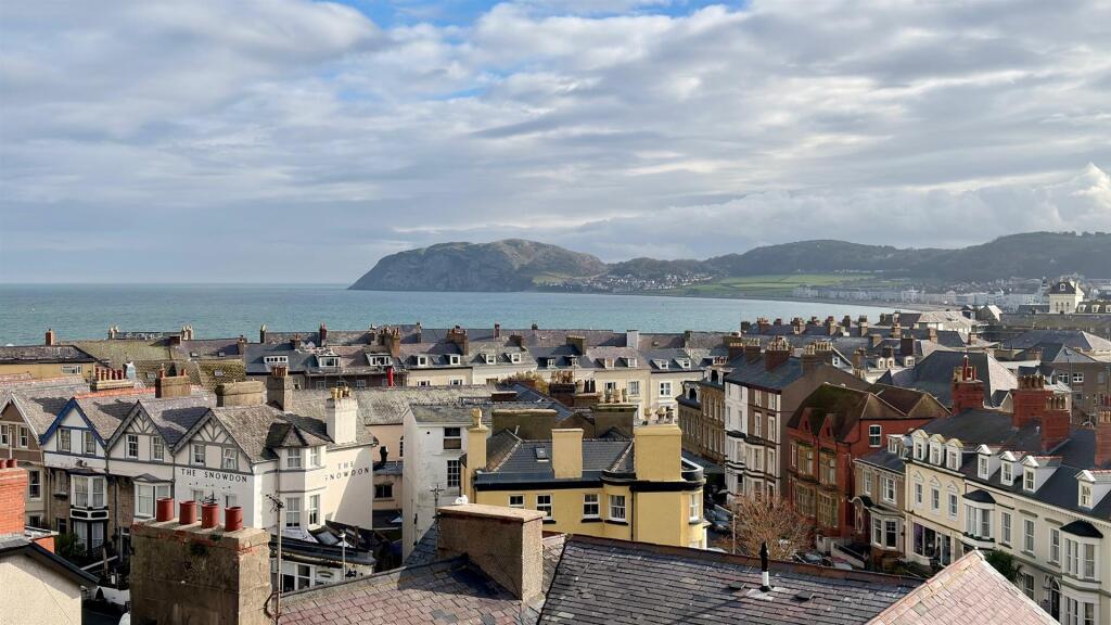 garth ct 14 view 1.jpg