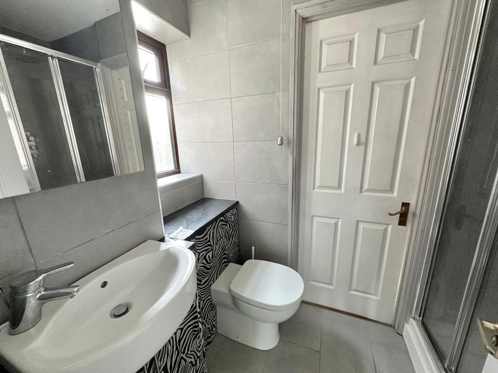 987dd697-e6f2-4b9...