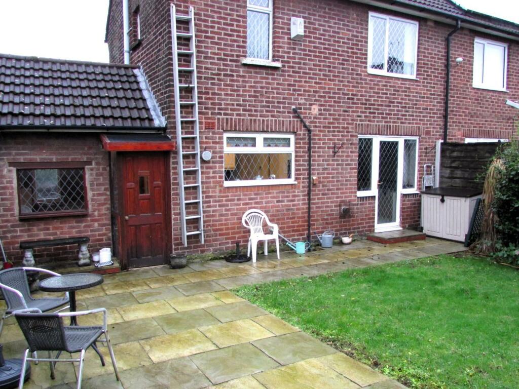 ProppsHallDv55gdn2.JPG