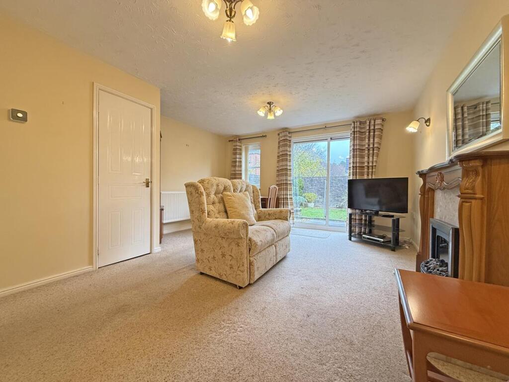 Aberdeen Avenue 23 - Living Room.jpg