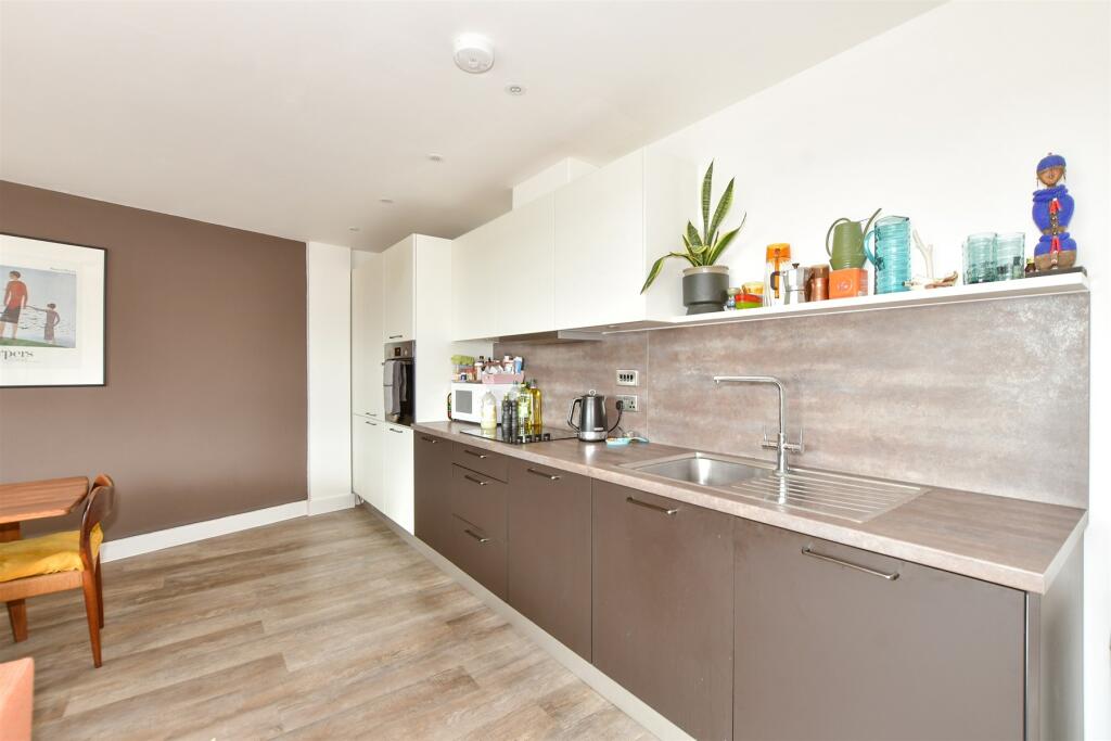 Kitchen/Lounge