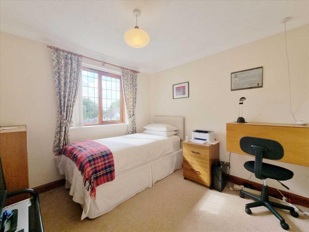 Bedroom 4: