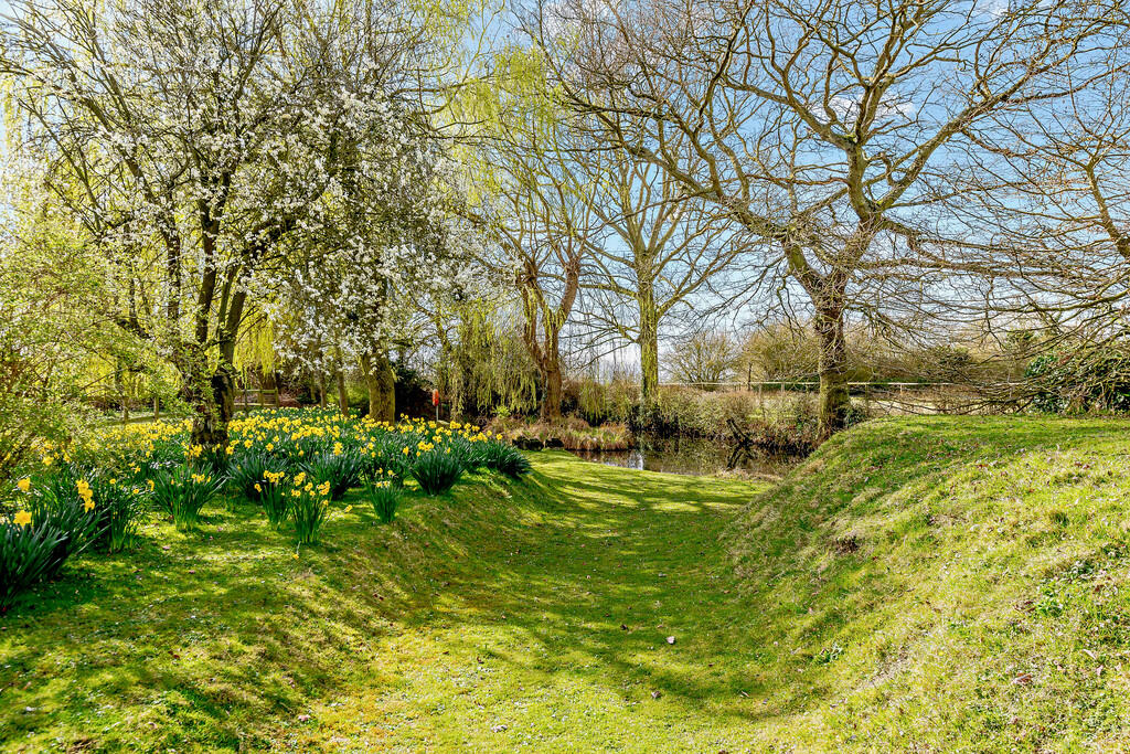 8640802-exterior4...