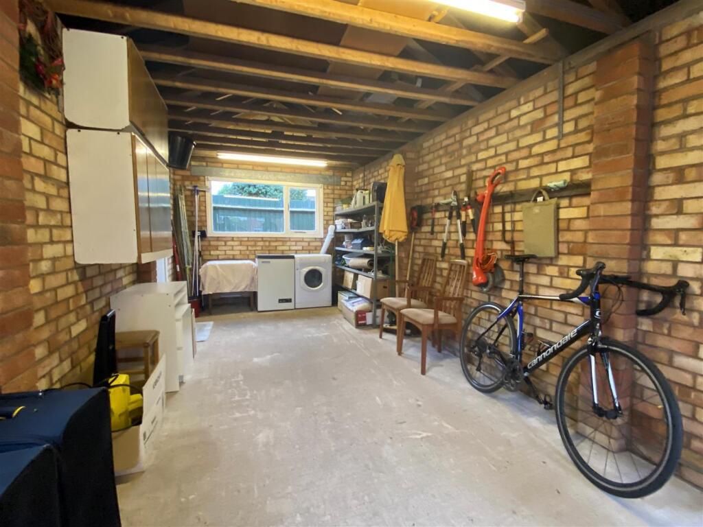 Garage.jpg